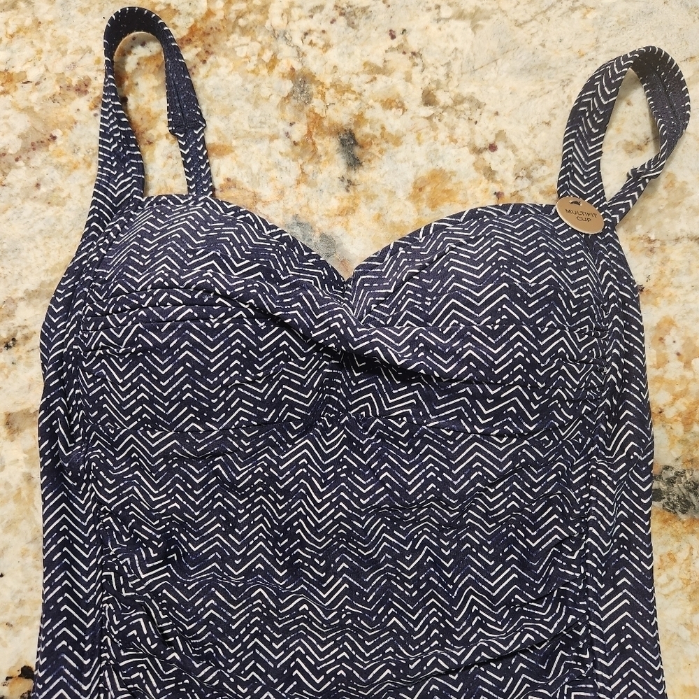 Nip Tuck Swim One piece Multi Fit cup size US 4 Navy NWT - Picture 7 of 9